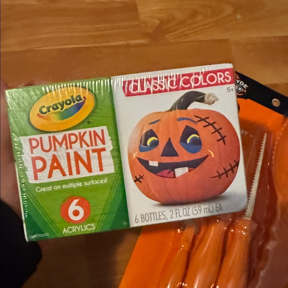 Hyde & eek pumpkin carving kit and pumpkin painting set NEW - Picture 2 of 3
